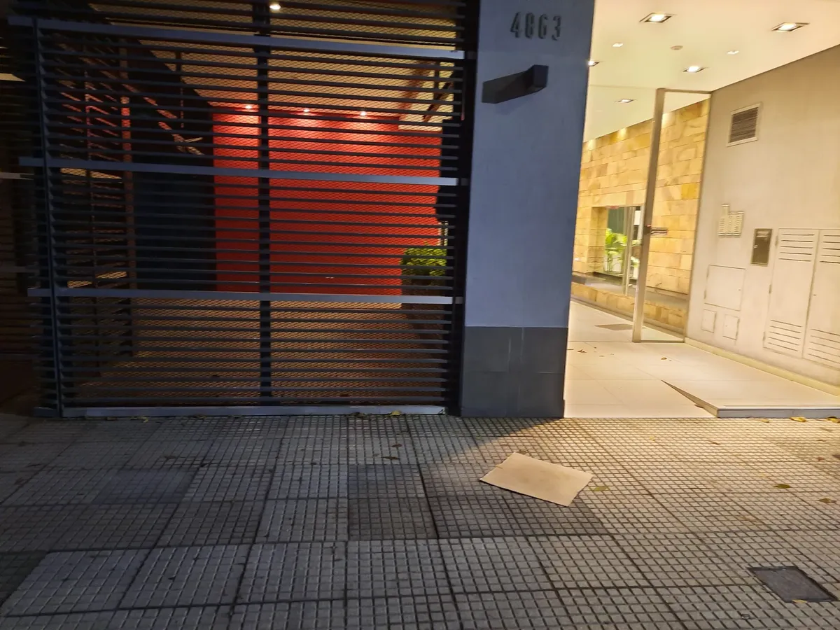 2 ambientes al frente con balcón