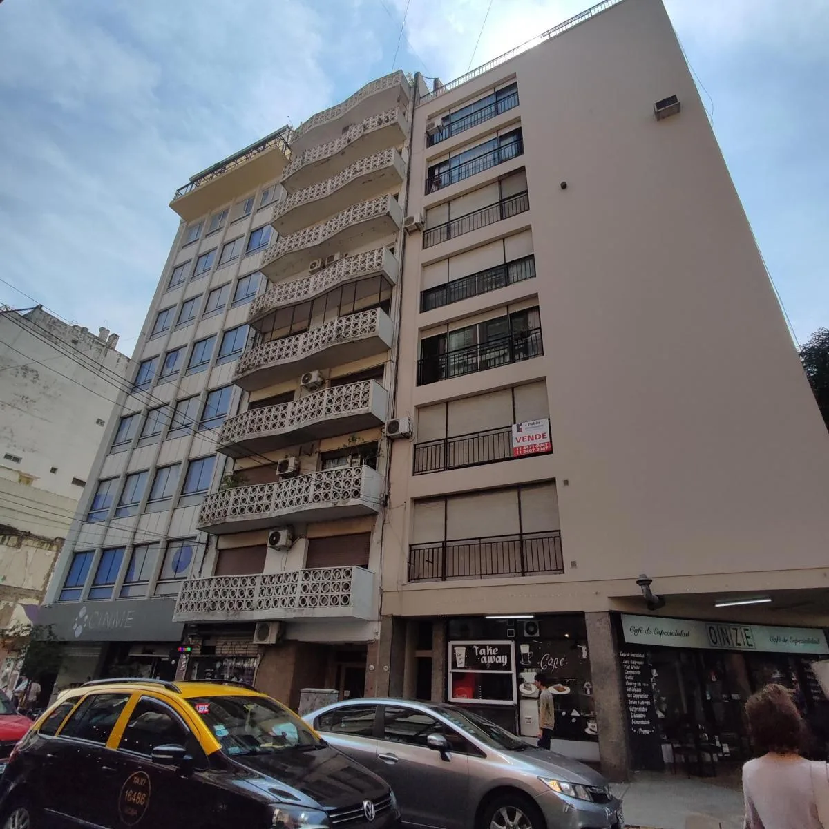 2 ambientes lateral con ascensor