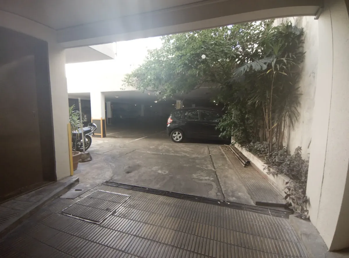 4 ambientes con balcón y cochera