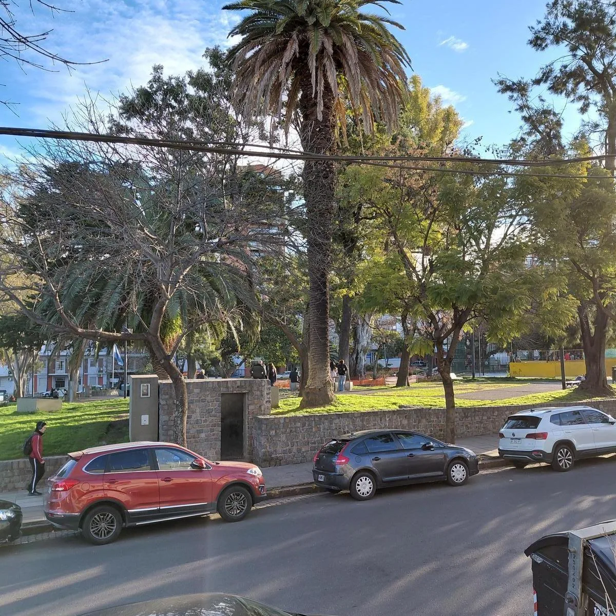 PH monoambiente dividido a la plaza