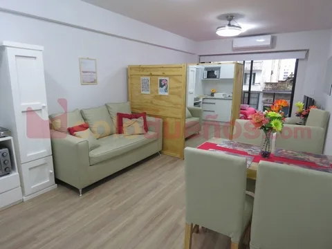 Monoambiente frente vidriado