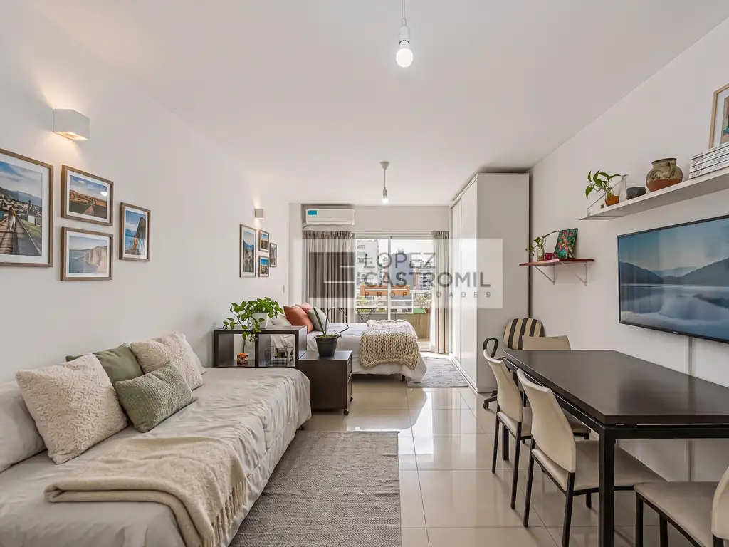 Monoambiente con balcón y amenities