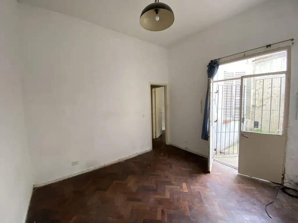 Departamento 2 ambientes con patio