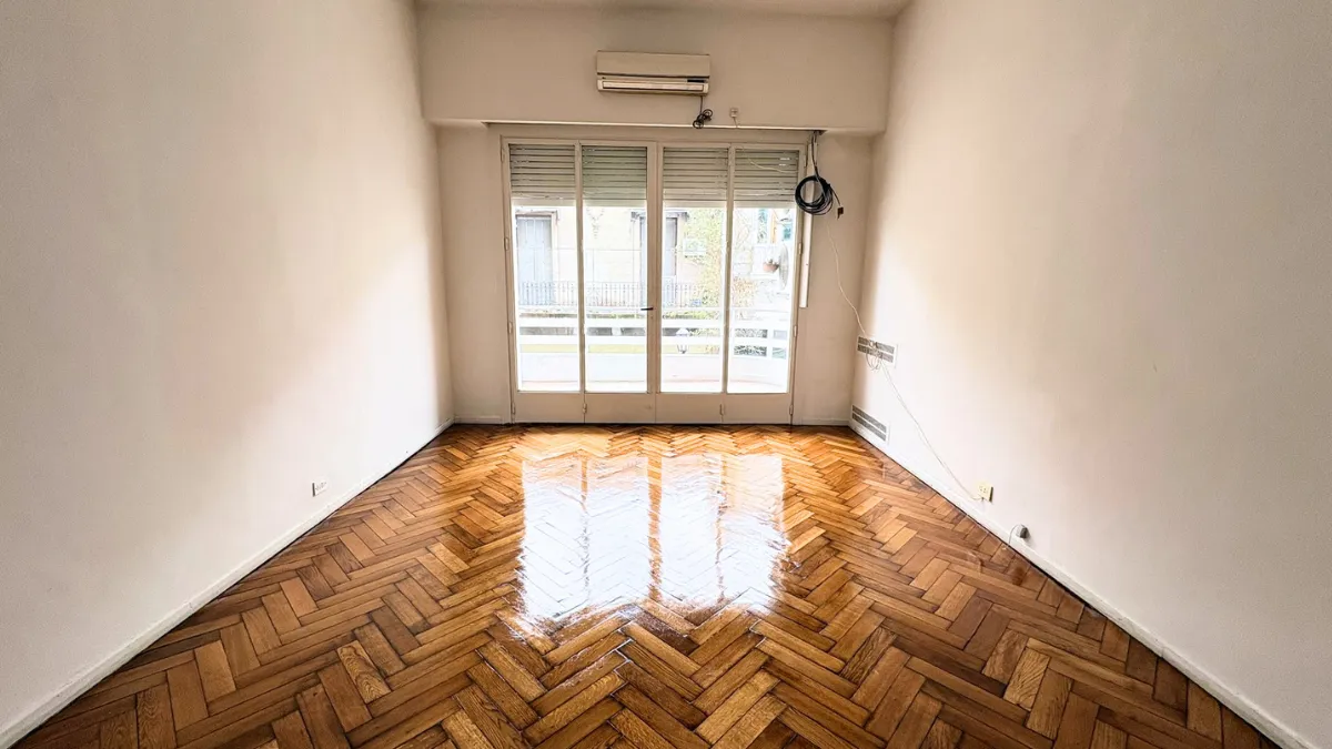 3 Ambientes Amplios Y Luminosos, Balcón Aterrazado Al Frente, Lavadero Individual