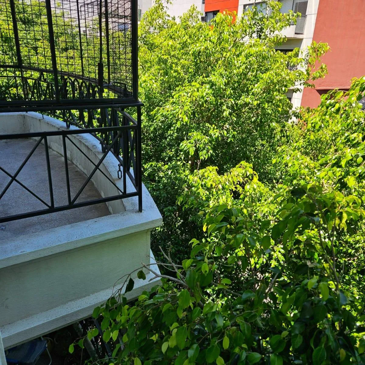 Departamento con balcón a la calle