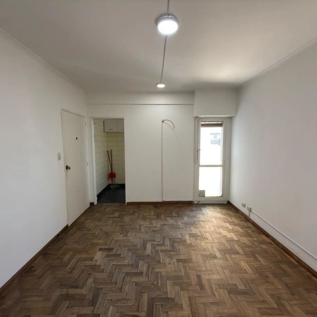 2 ambientes lateral con ascensor