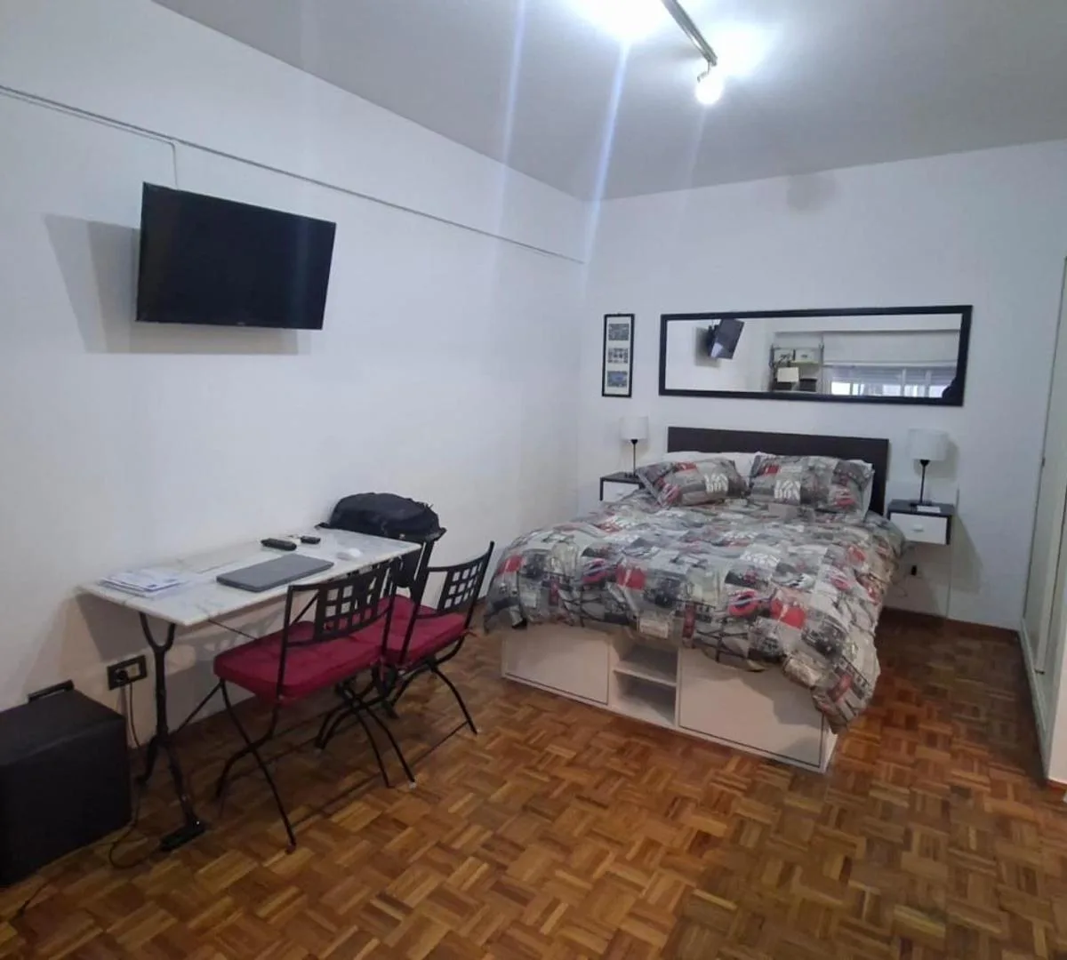 Monoambiente amoblado con A/C