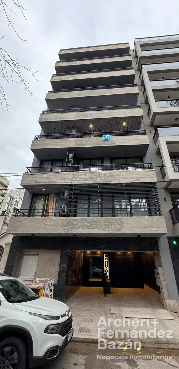 Monoambiente con balcón y amenities
