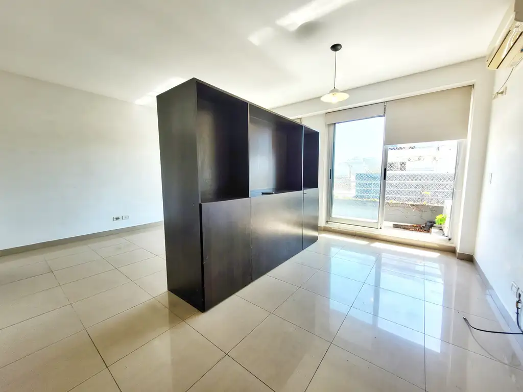 Monoambiente con balcón y jacuzzi