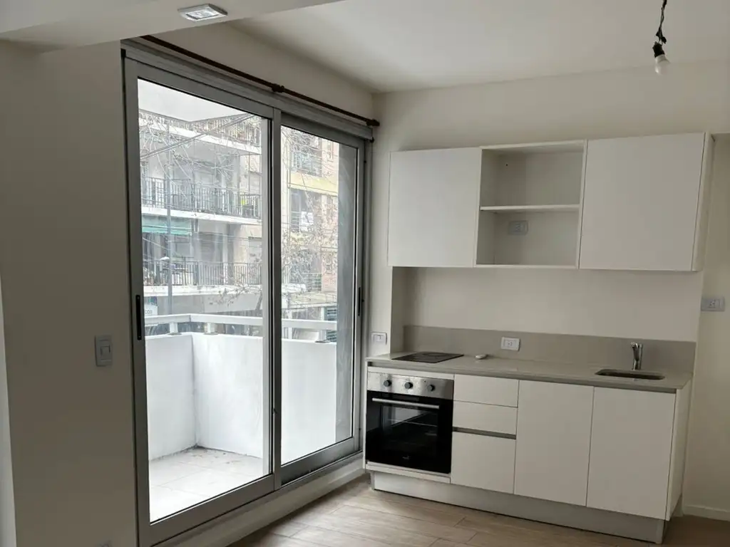 Monoambiente con balcón en Belgrano