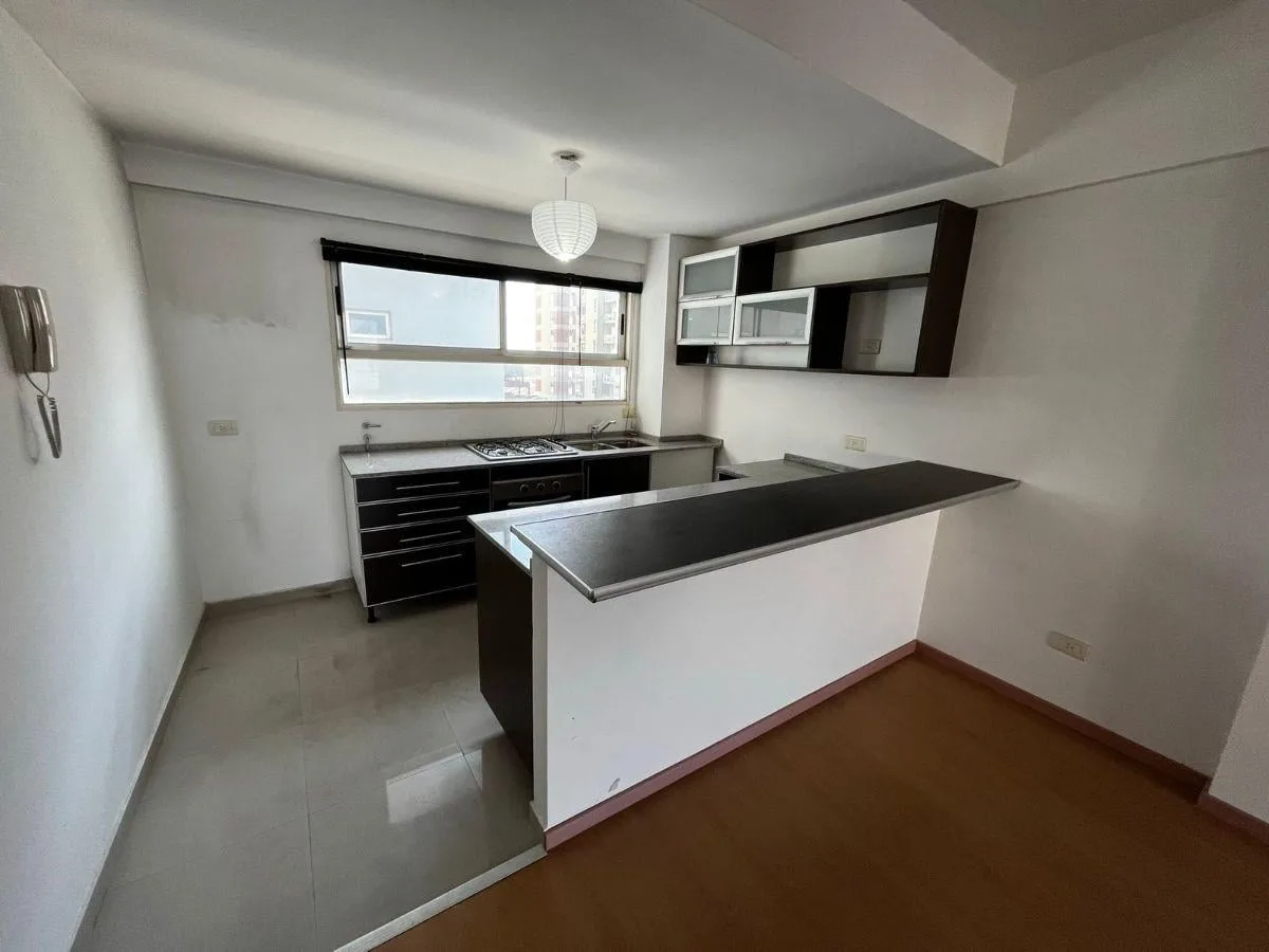 2 ambientes con balcón