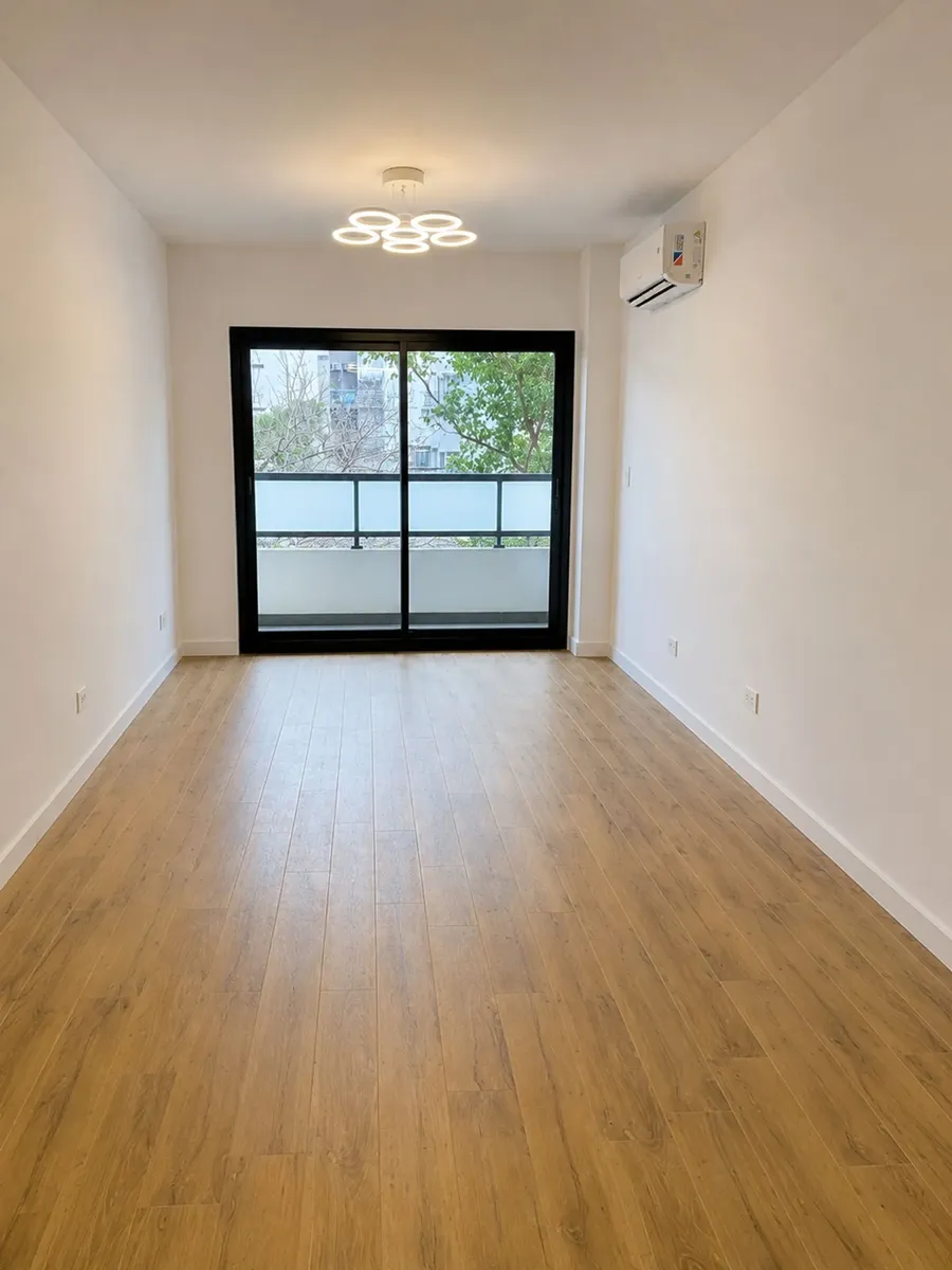 Studio with balcony, Belgrano