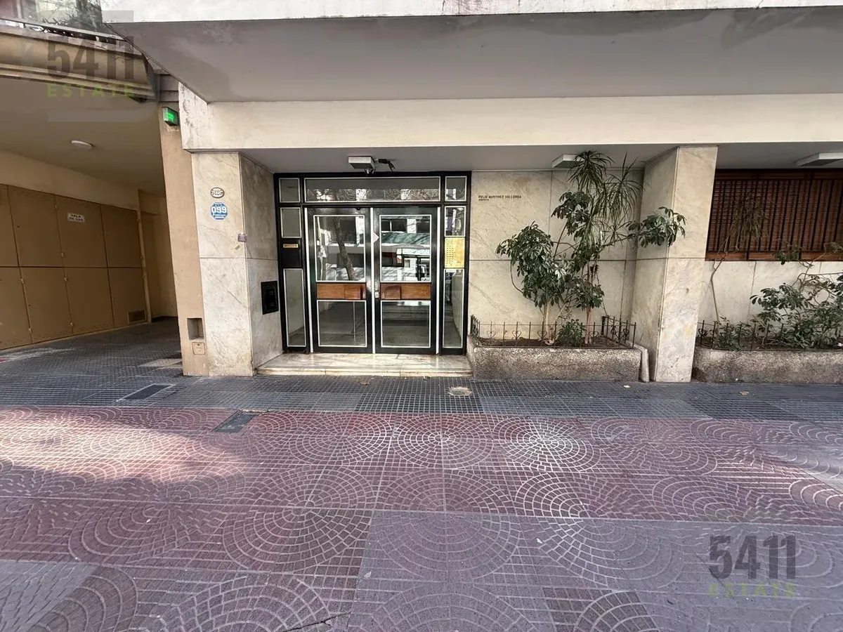 2-room apartment with French balcony