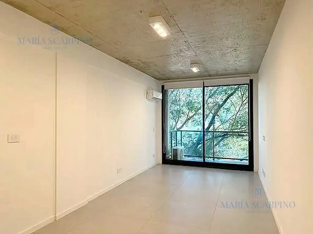 Monoambiente con balcón y pileta