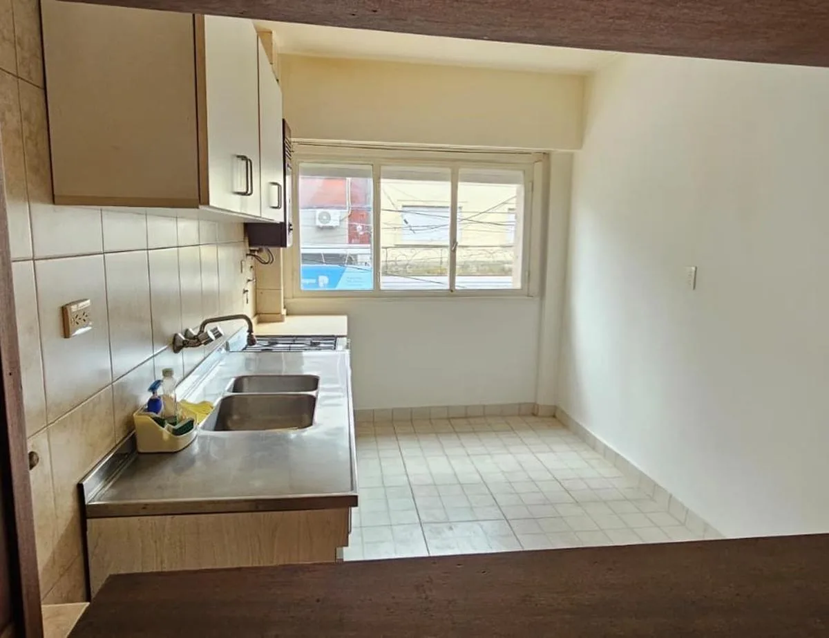 Departamento 2 ambientes con balcón francés