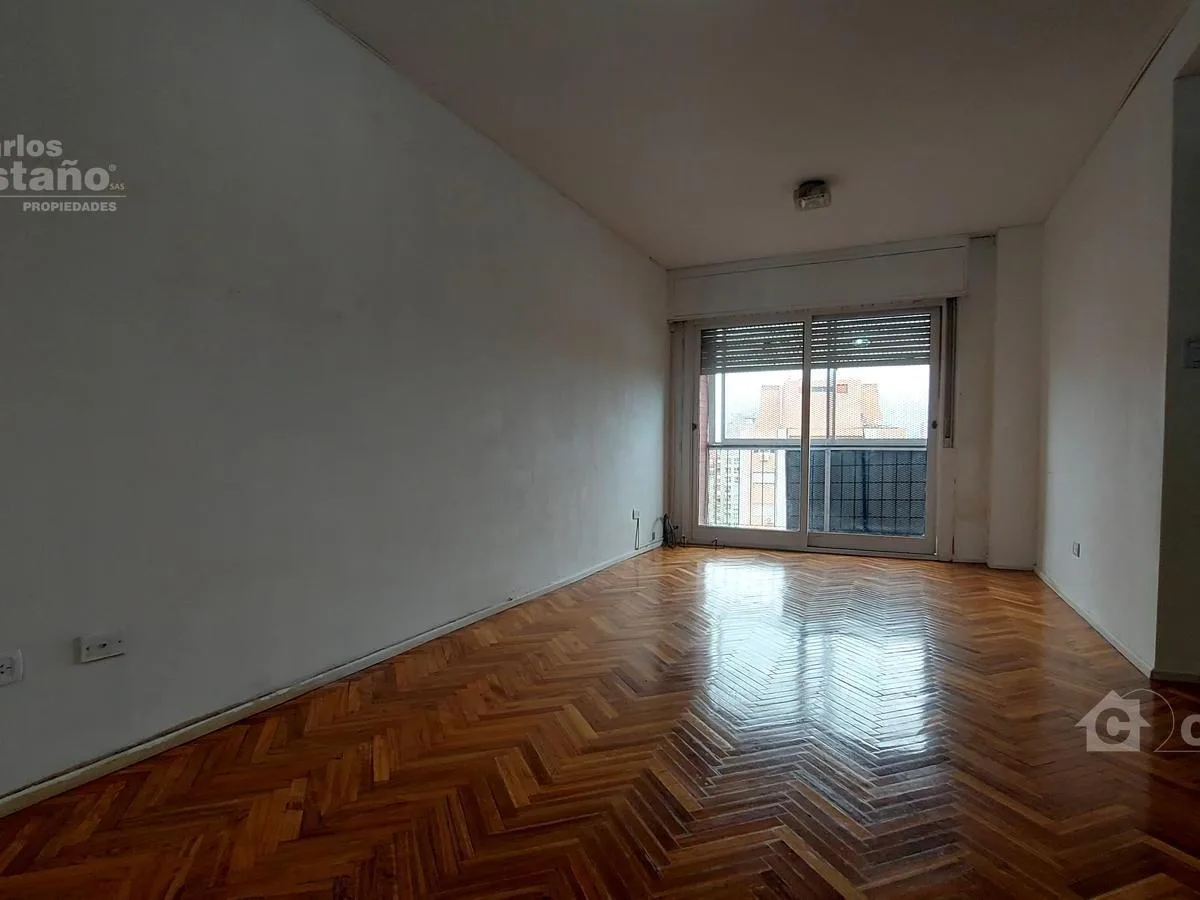 1 ambiente con balcón y vista