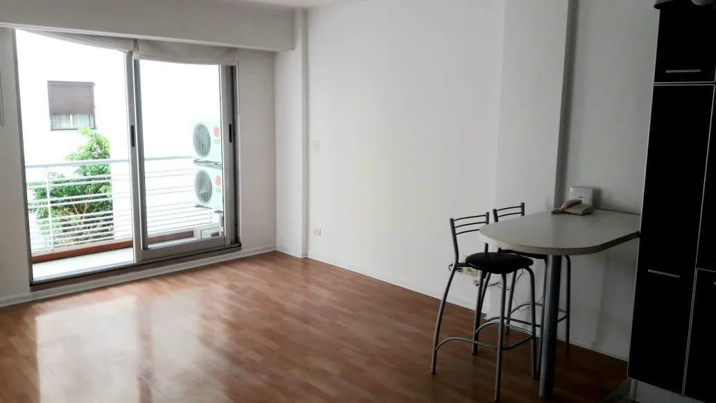 Monoambiente con balcón en Belgrano
