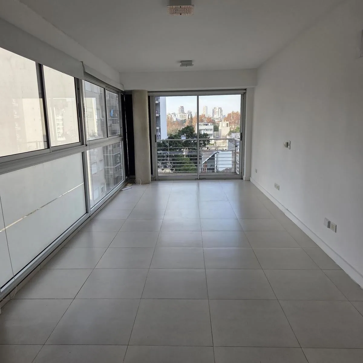 Monoambiente con balcón y amenities
