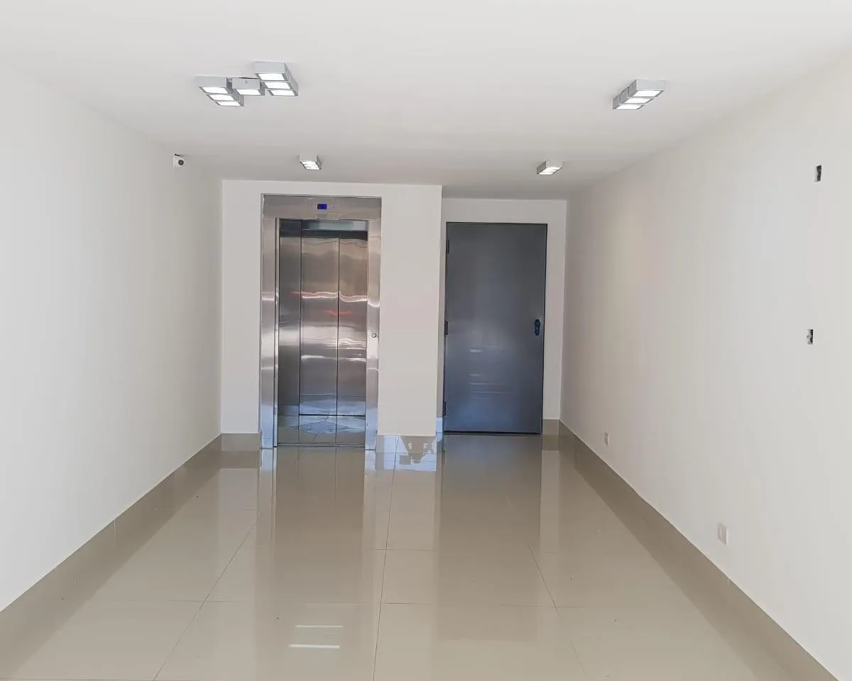 Apartment with patio and parking