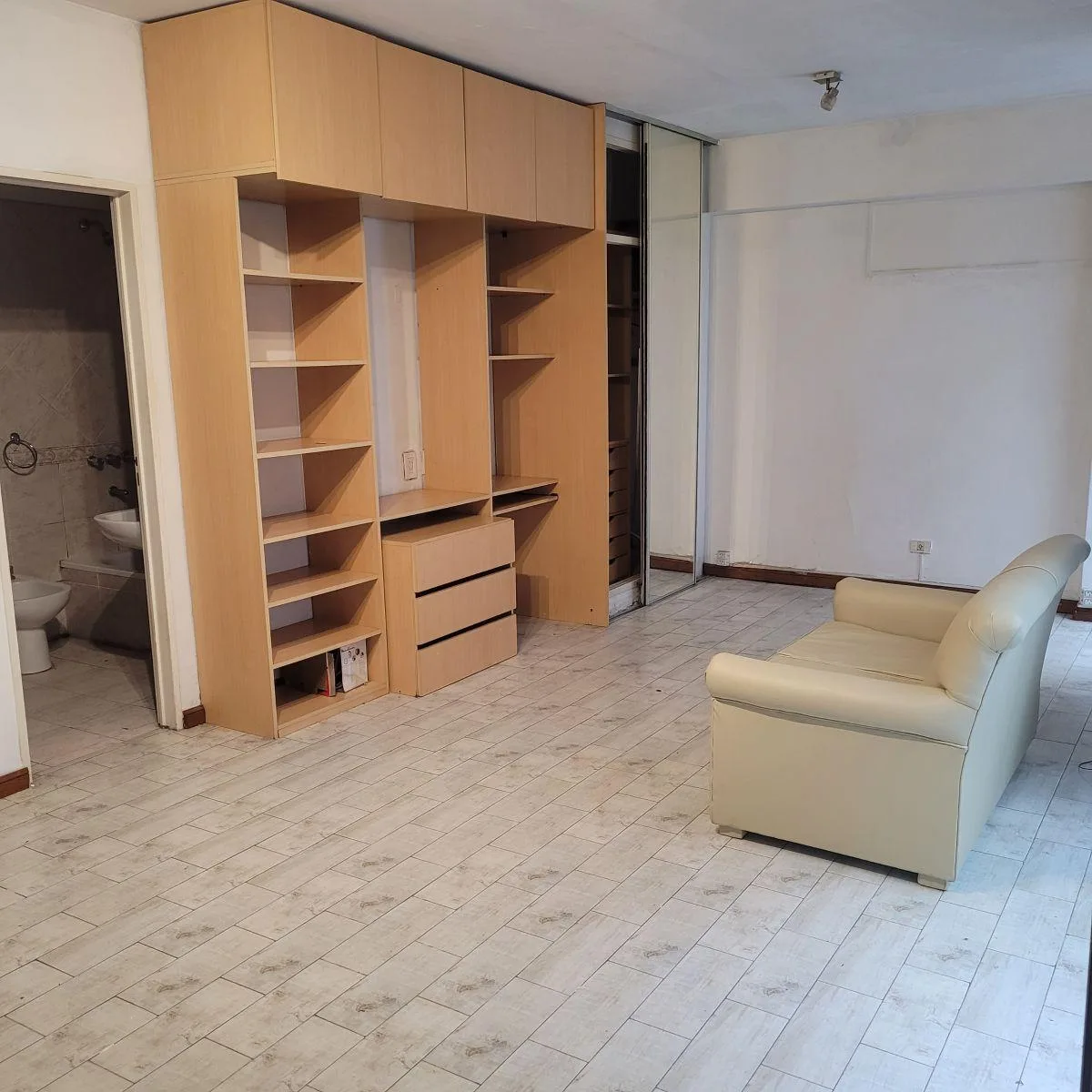 Departamento con patio y parrilla