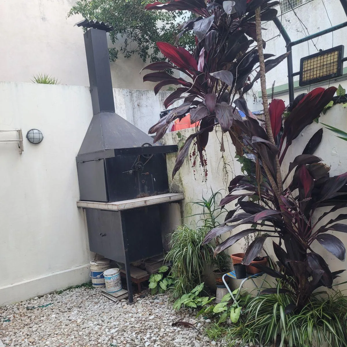 Departamento con patio y parrilla