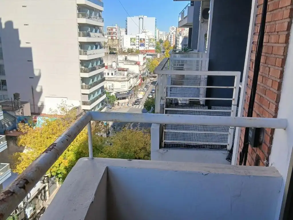 Monoambiente con balcón en Belgrano