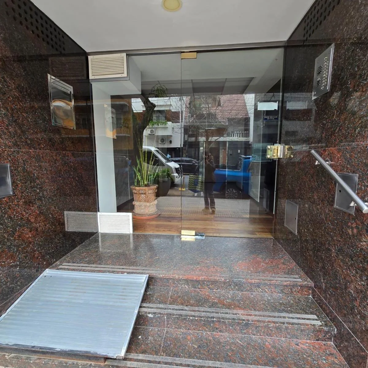 Piso 7 con 2 balcones