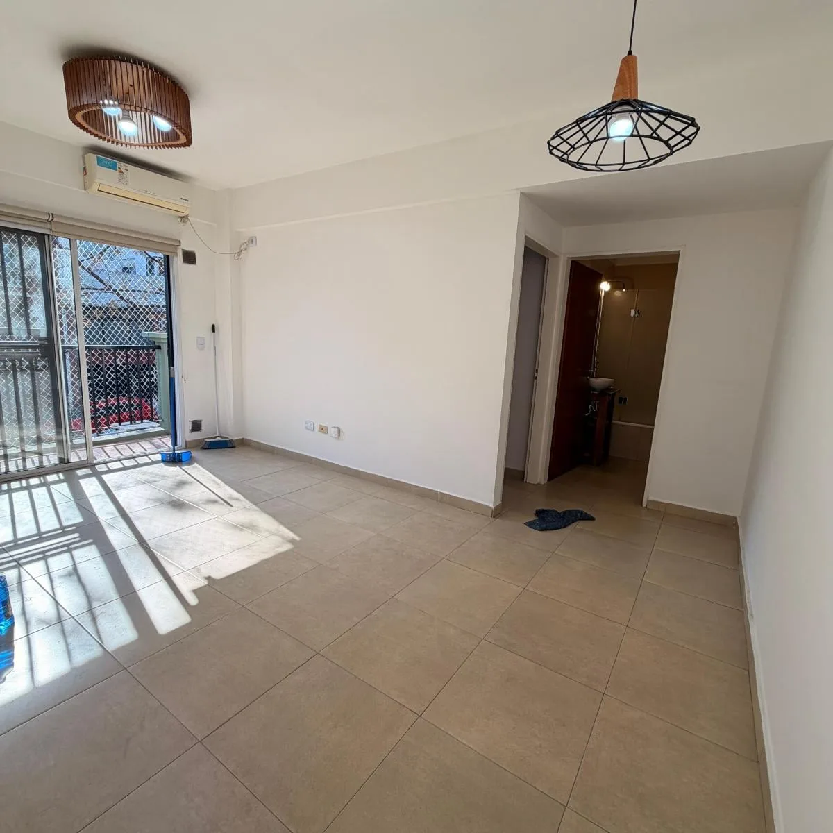 2 ambientes con balcón