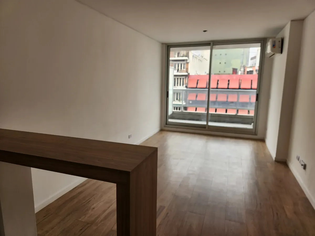 Monoambiente con balcón en Belgrano