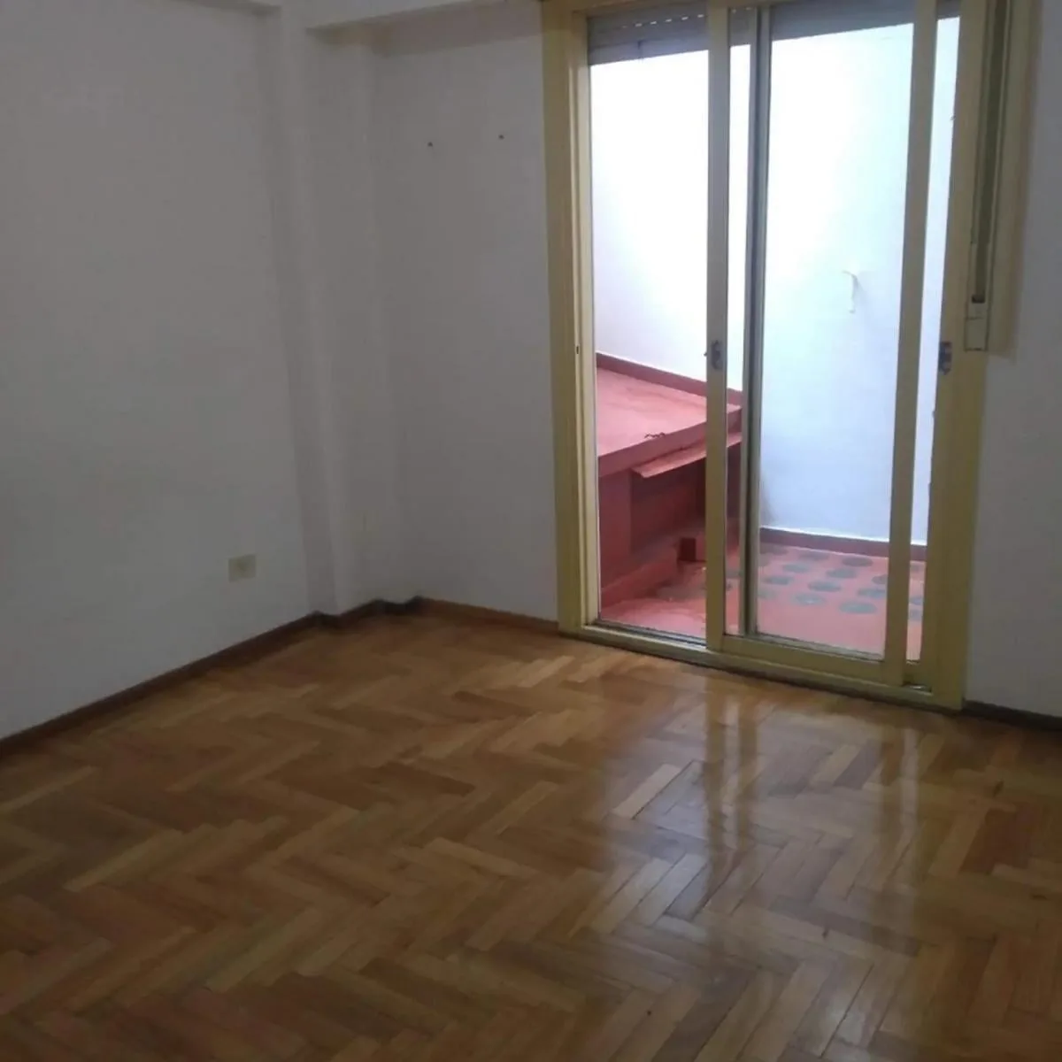 Departamento con patio y 2 ambientes