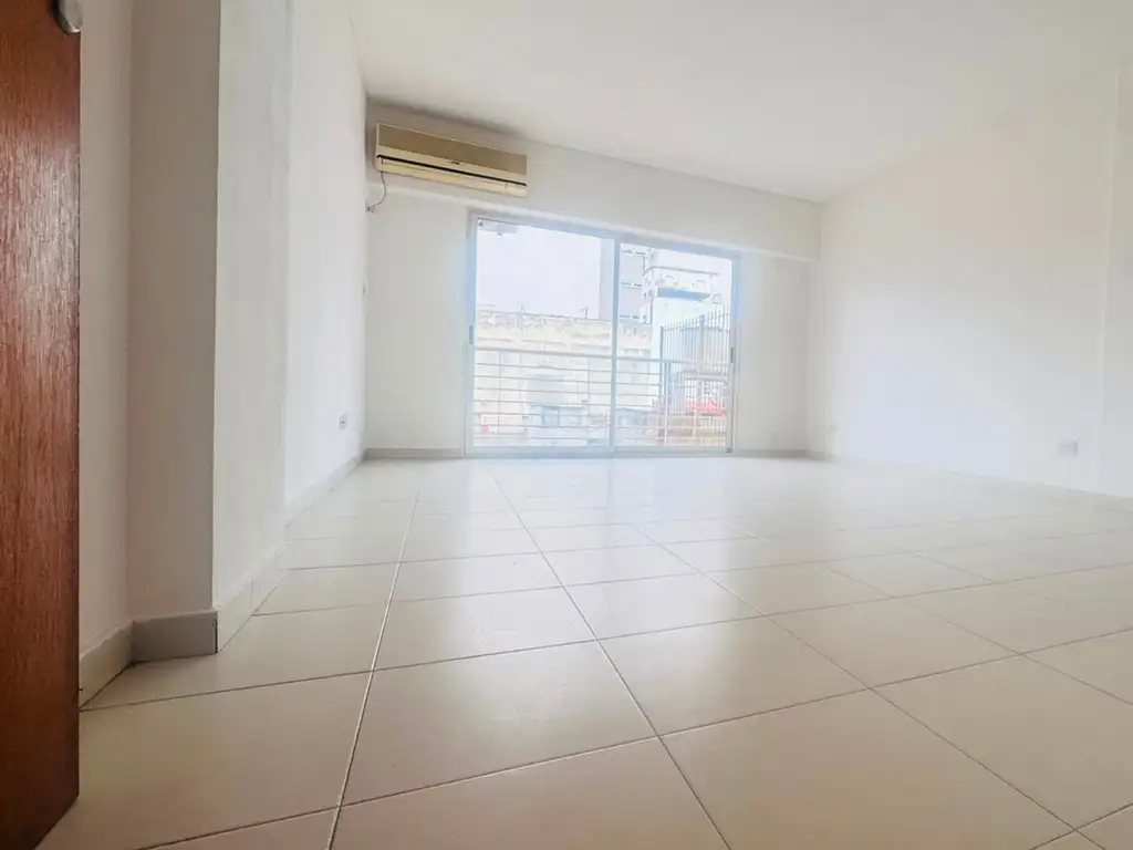 Monoambiente con balcón en Villa Urquiza