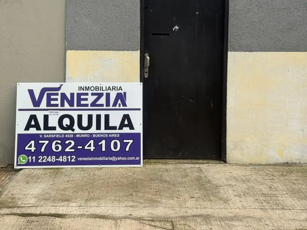 PH al fondo con escritorio