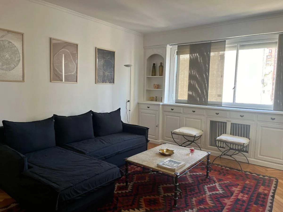 Apartamento mobiliado, fundos abertos