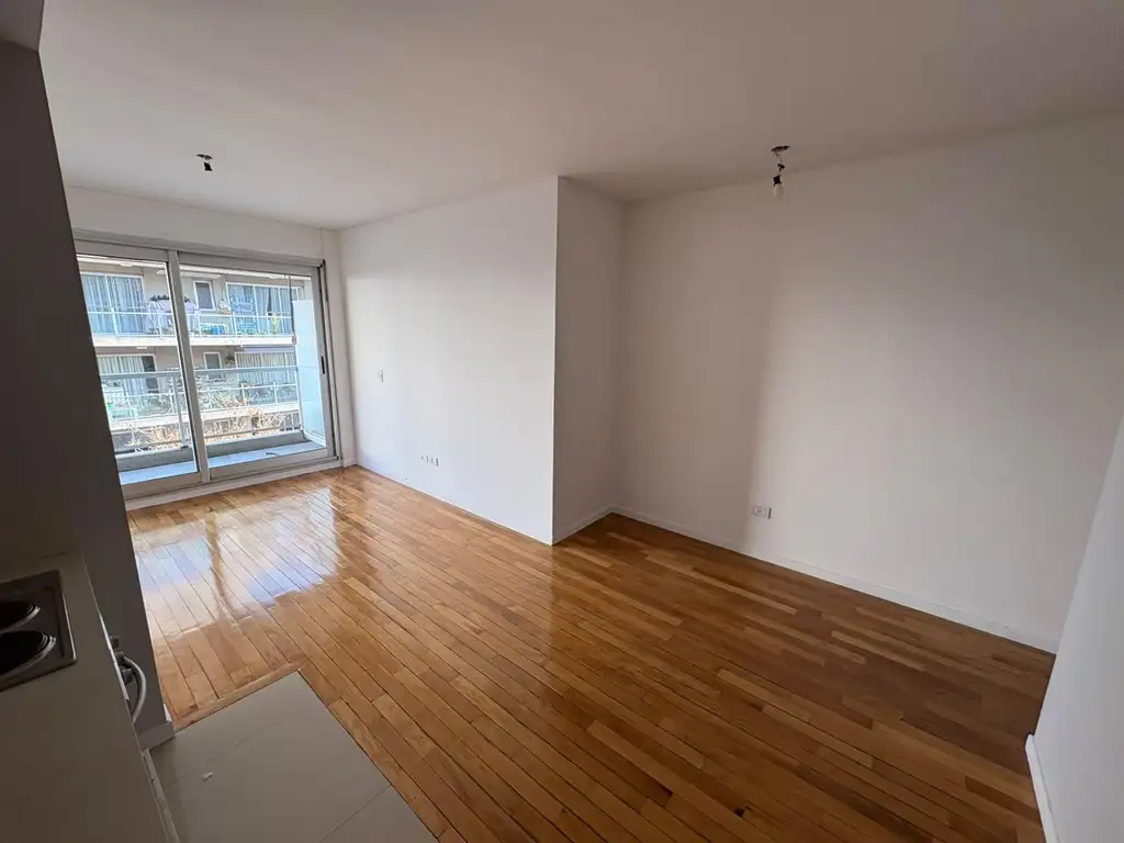 Departamento con balcón en Colegiales