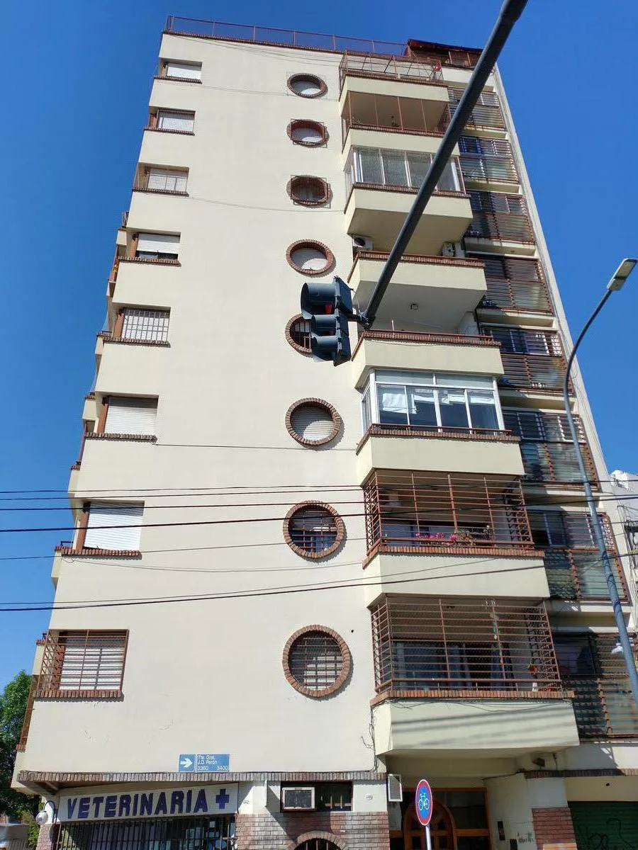 Departamento 2 Ambientes con Balcón. Vista a Plaza - Abasto