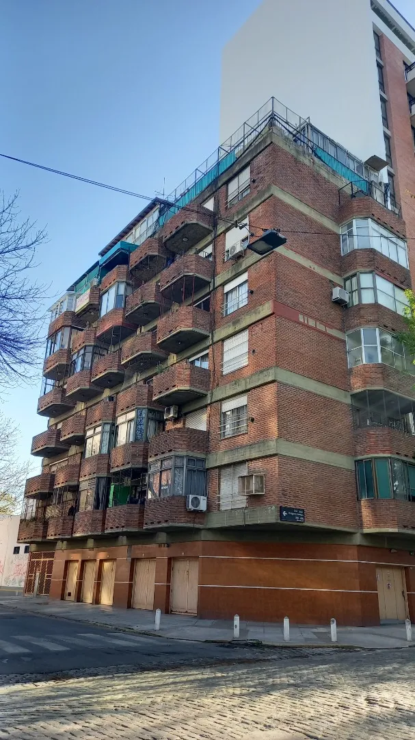 Monoambiente con balcón