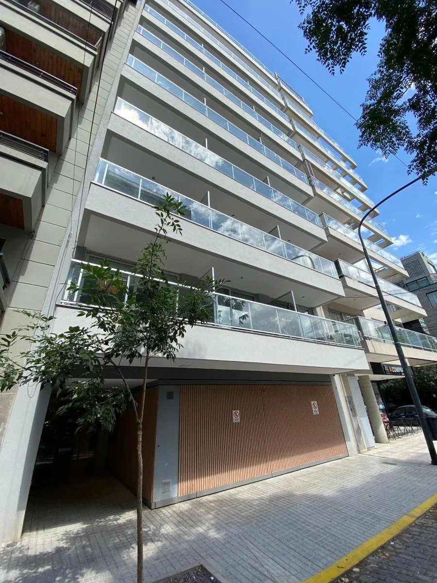 Monoambiente con balcón