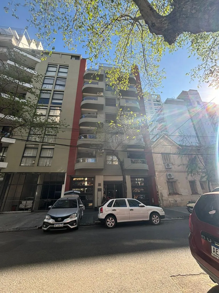 2 ambientes con balcón y parrilla