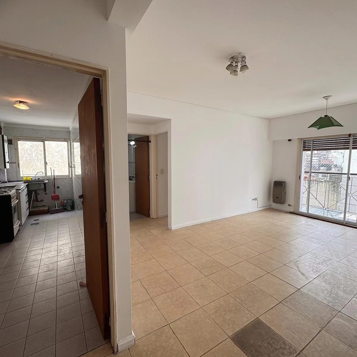 2BR with balcony in Almagro