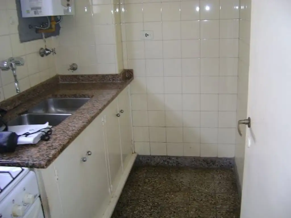Departamento lateral con 1 dormitorio