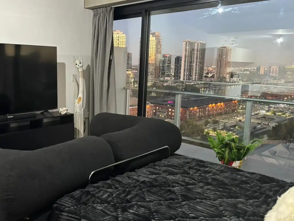 Monoambiente con balcón y vista