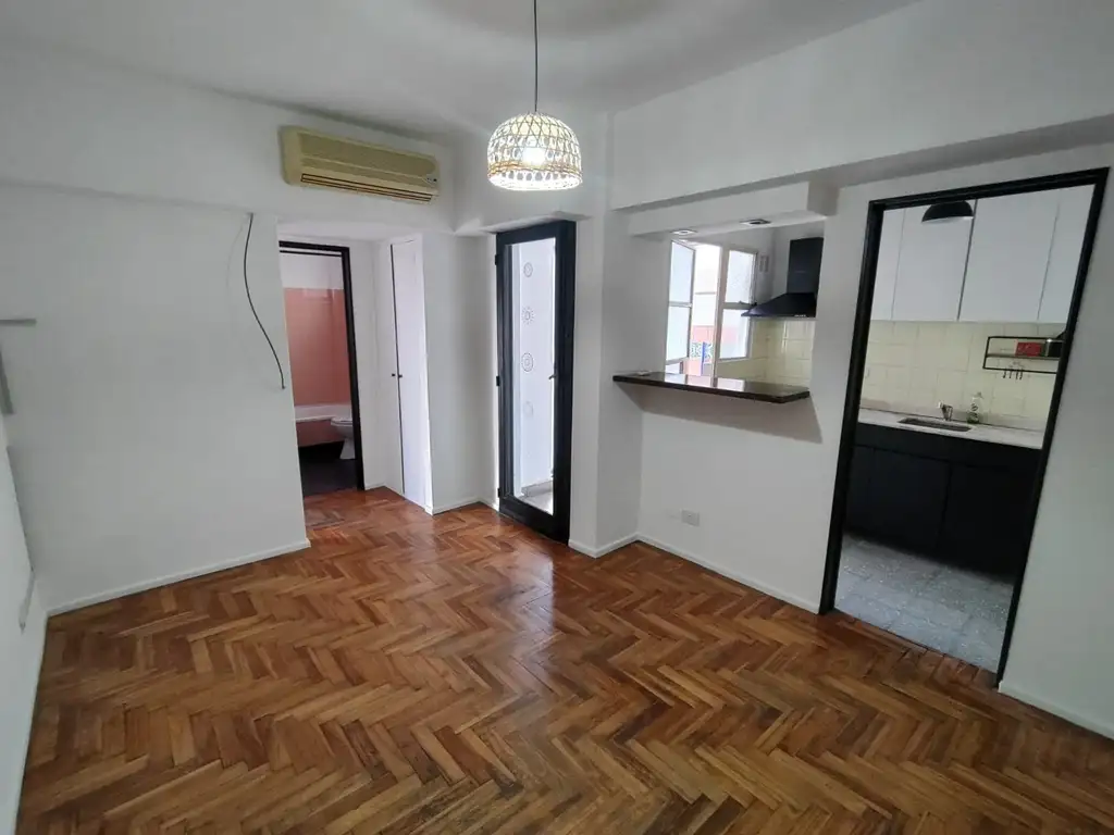 Almagro 2-room apartment with balcony
