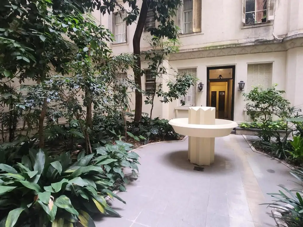Departamento en Microcentro con escritorio
