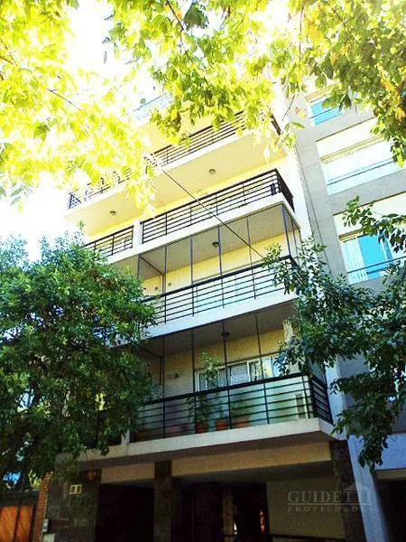 Monoambiente con patio en Coghlan