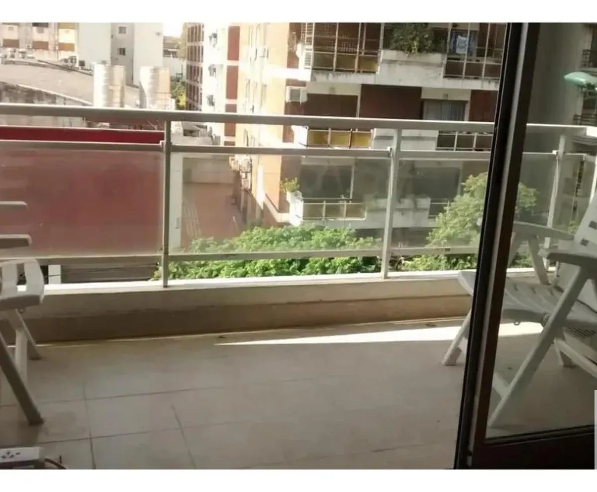 Monoambiente con balcón y pileta