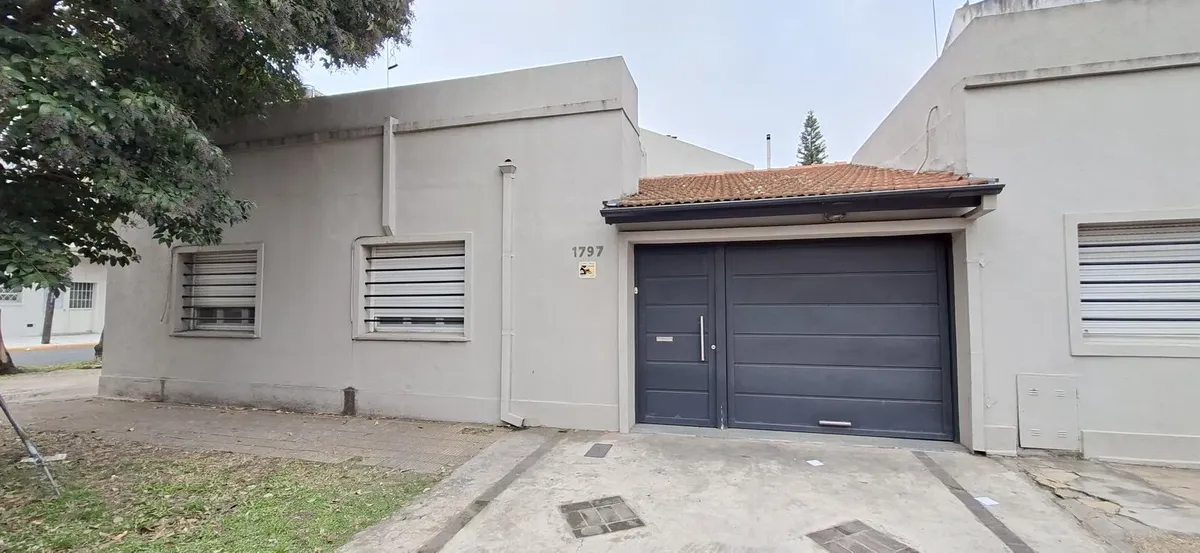 Casa En Florida De 4 Ambiente Con Pileta Y Quincho En Alquiler