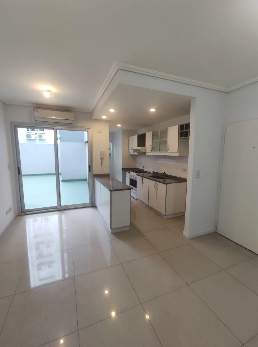 2 ambientes con patio en Villa Urquiza