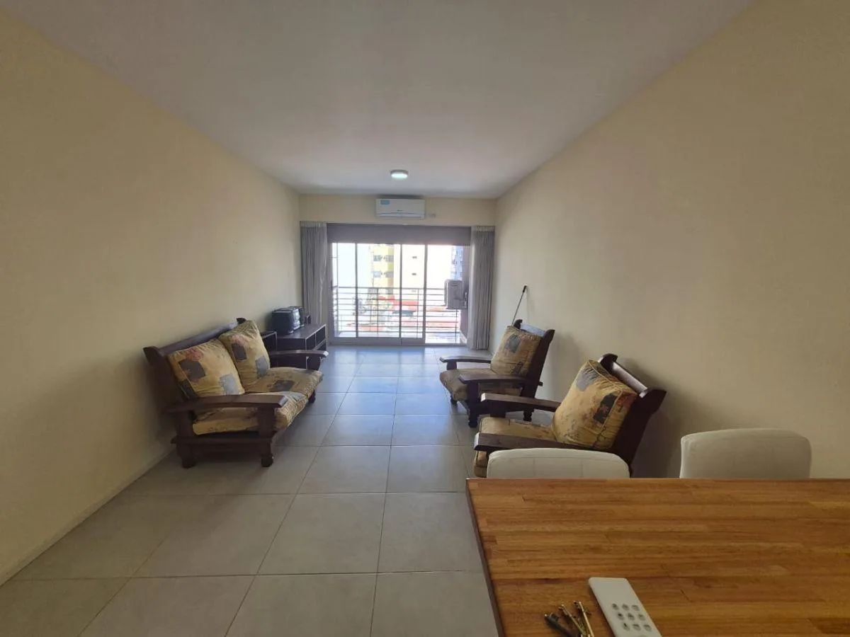 Excelente Monoambiente con Balcón, en Edificio con Amenities