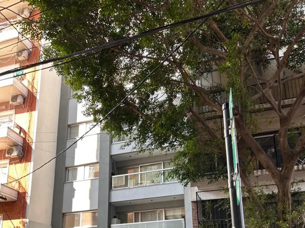 Olivos 2-room apartment with balcony