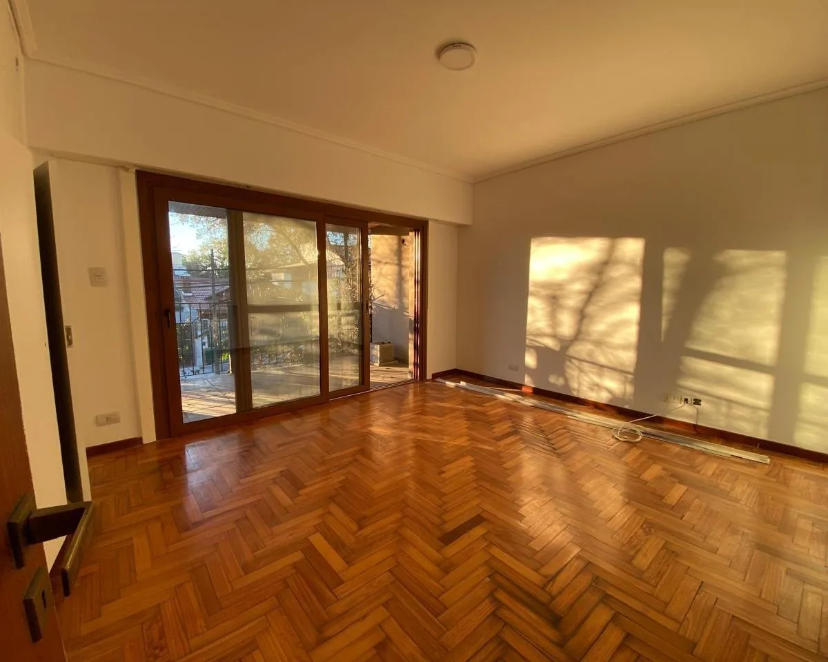 Chalet con jardín y pileta